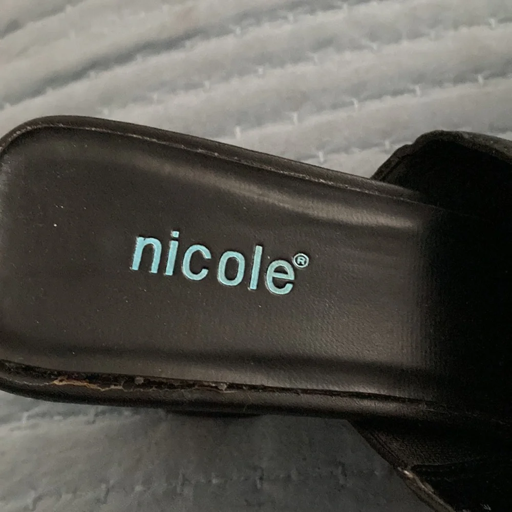 Shoes - Picture 2 of 4